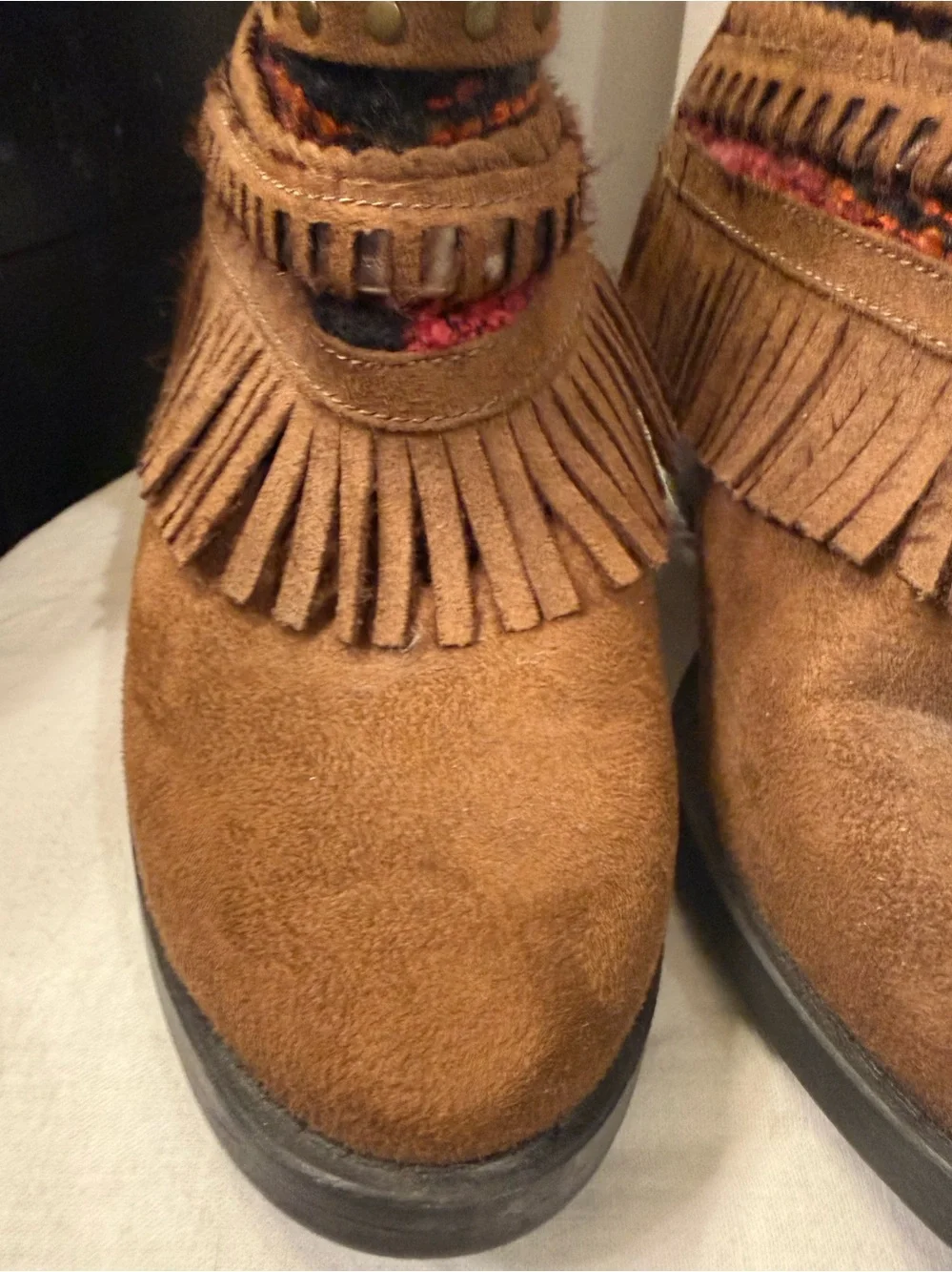 Mudd Brown Suede Fringe Boho Western Ankle Boots Studded